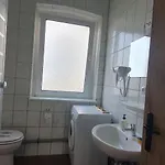 3 Von 3 Mit Gemeinschaftsbad-kueche, 30min Koeln Messe Bahnhof, 5min Bahnhof Zentrum Apartment Leverkusen