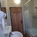 3 Von 3 Mit Gemeinschaftsbad-kueche, 30min Koeln Messe Bahnhof, 5min Bahnhof Zentrum Apartment Leverkusen
