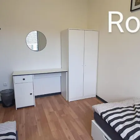 Apartment 3 Von 3 Mit Gemeinschaftsbad-kueche, 30min Koeln Messe Bahnhof, 5min Bahnhof Zentrum Leverkusen