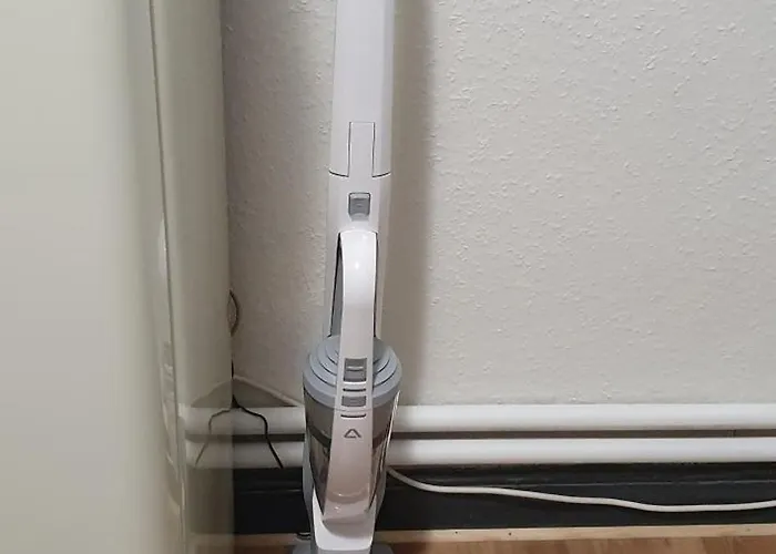 3 Von 3 Mit Gemeinschaftsbad-kueche, 30min Koeln Messe Bahnhof, 5min Bahnhof Zentrum Appartement *