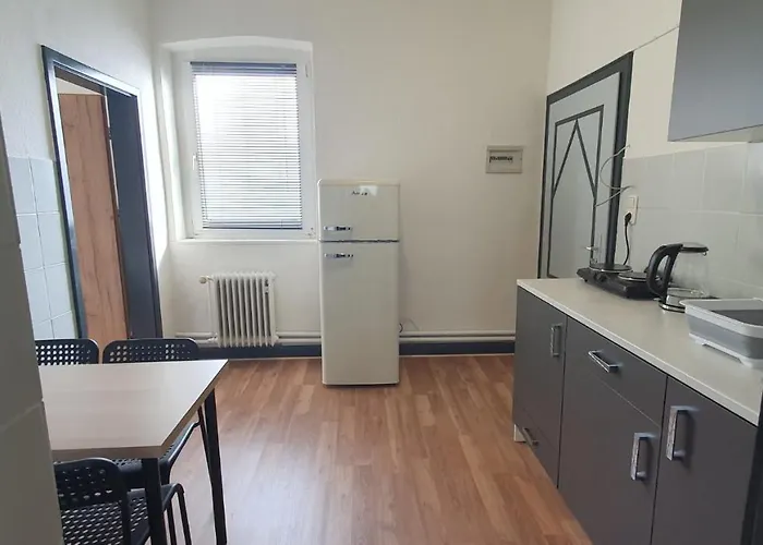 3 Von 3 Mit Gemeinschaftsbad-kueche, 30min Koeln Messe Bahnhof, 5min Bahnhof Zentrum * Leverkusen