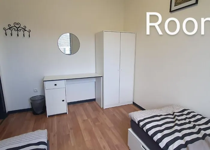 Appartement 3 Von 3 Mit Gemeinschaftsbad-kueche, 30min Koeln Messe Bahnhof, 5min Bahnhof Zentrum Leverkusen
